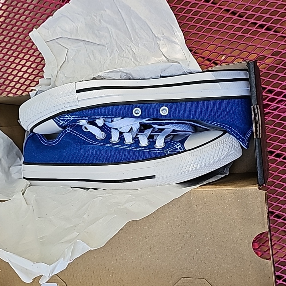 NIB CoNVeRSe BLue SiZe W 6.5